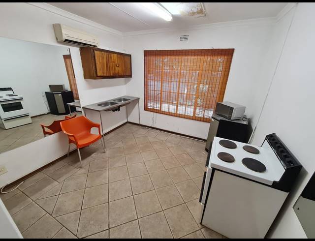 266M² BUILDING FOR SALE IN RUSTENBURG CENTRAL